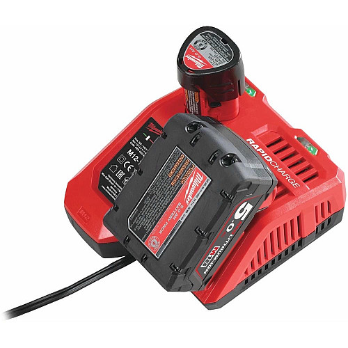 Набор аккумулятора и зарядного устройства Milwaukee NRG-502 12В 1х2А час Redlithium M12 18В 2х5А час Redlithium M18 ЗП M12-18FC
