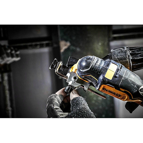 Багатофункціональний інструмент акумуляторний DeWalt XR Li-lon 18В 20000кол/хв кейс 1.1кг без АКБ та ЗП