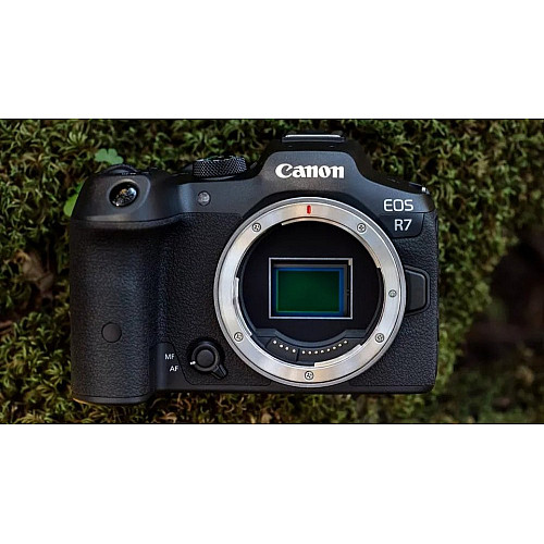 Цифр. фотокамера Canon EOS R7 + RF-S 18-150 IS STM