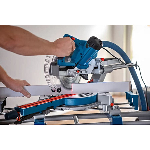 Пила торцювальна Bosch Professional GCM 305-216 D 1200Вт 5200об/хв диск 216мм 16.8кг