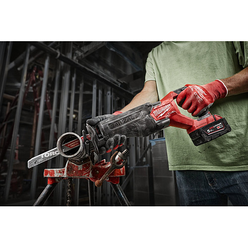 Пила сабельная аккумуляторная Milwaukee M18 FUEL ONE-KEY 18В пропил 300мм ход 32мм 3.8кг без АКБ и ЗП