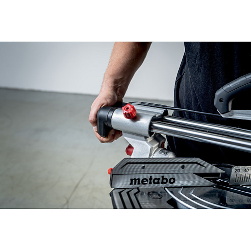 Пила торцювальна Metabo KGS 216M з протяжкою 1200Вт диск 215мм 13.4кг