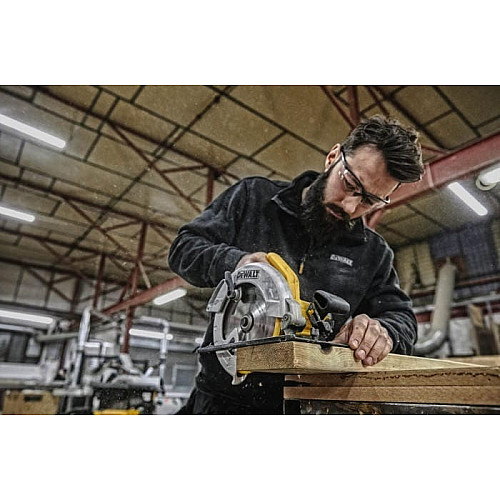 Пила дискова DeWalt 1350Вт 184мм 5500об/хв 3.66кг