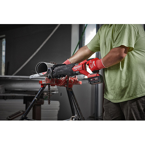 Пила сабельная аккумуляторная Milwaukee M18 FUEL ONE-KEY 18В пропил 300мм ход 32мм 3.8кг без АКБ и ЗП