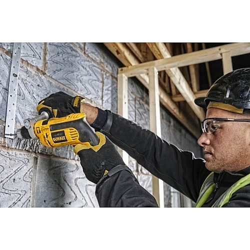 Дриль ударний DeWalt 701Вт 5.2Нм 0-2800об/хв 47600уд/хв патрон 13мм 1.6кг
