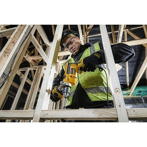 Дриль ударний DeWalt 701Вт 5.2Нм 0-2800об/хв 47600уд/хв патрон 13мм 1.6кг