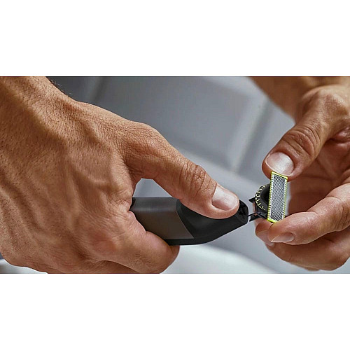 Бритва электр. Philips OneBlade Pro 360, Li-Ion, сух.+влажн., индикатор заряда, жесткий чехол, черный