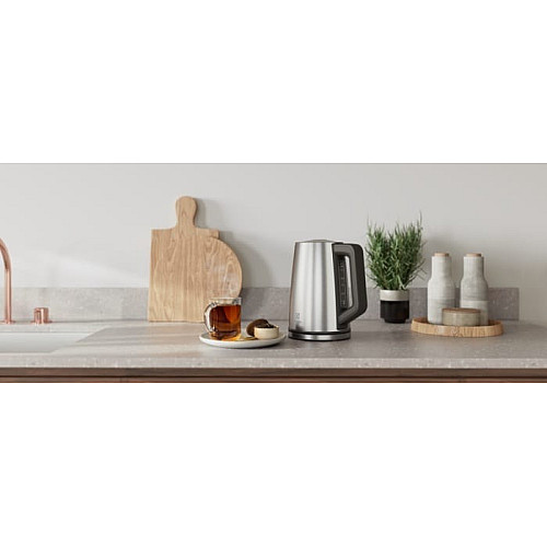 Электрочайник Electrolux 1.7л, Strix, дисплей, металл, поддержка температуры, нерж. сталь