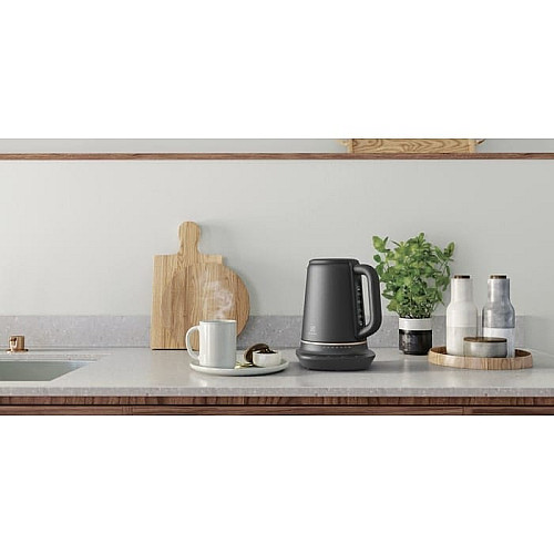 Электрочайник Electrolux 1.7л, Strix, металл, поддержка температуры, черный матовый