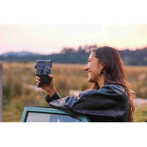 Фотокамера миттєвого друку Fujifilm Instax Mini Evo Cinema