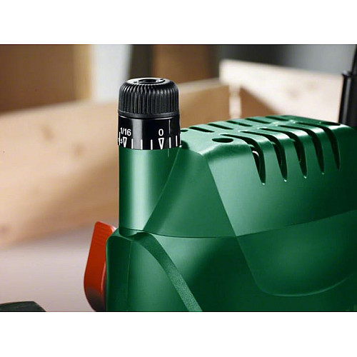 Фрезер Bosch POF 1400 1400Вт цанга 6 и 8мм 11000-28000об/мин + 6 фрез 3кг