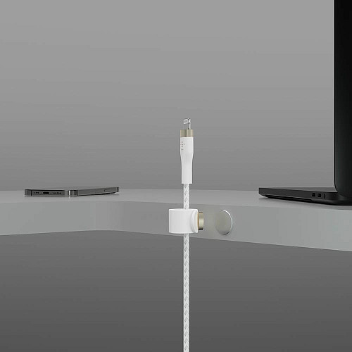 Кабель USB-C > Lightning подзарядка/синхронизация Belkin 1м, Type-C, плетеный, силиконовый, с ремешком на магните, белый