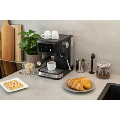 Кавоварка Gorenje ріжкова 1.5л, мелена, ручний капучинатор, чорний