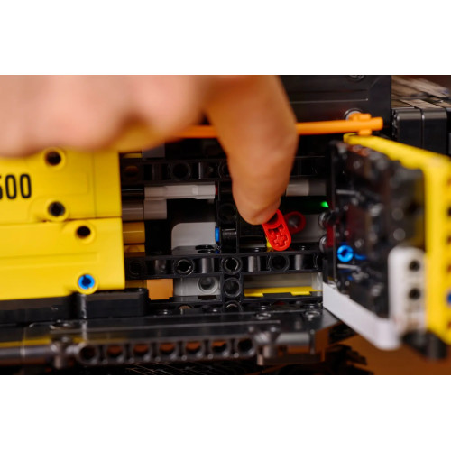 Конструктор LEGO Technic Екскаватор Volvo EC500 Hybrid