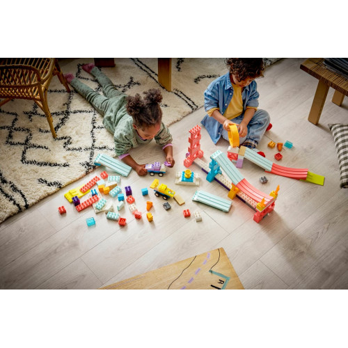 Конструктор LEGO DUPLO Town 3 в 1 Цікаві гірки та трампліни з автомобілями