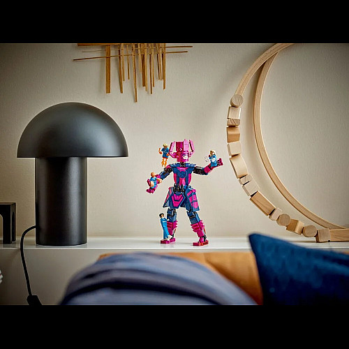 Конструктор LEGO Super Heroes Фантастична четвірка проти Ґалактуса: фігурка для складання