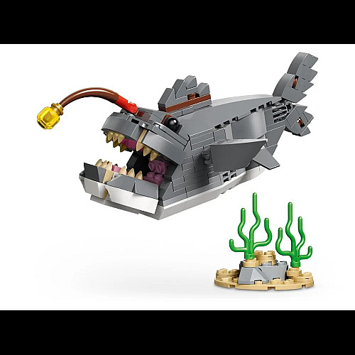 Конструктор LEGO Creator Люта акула зі скринею скарбів