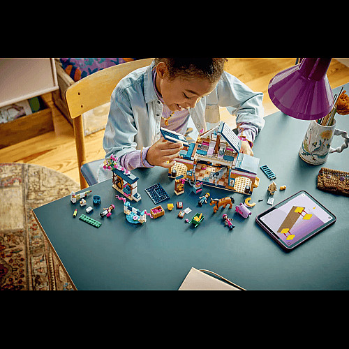 Конструктор LEGO Friends Кінна стайня і академія верхової їзди