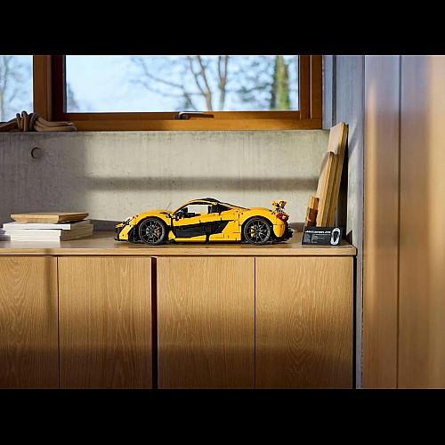 Конструктор LEGO Technic McLaren P1