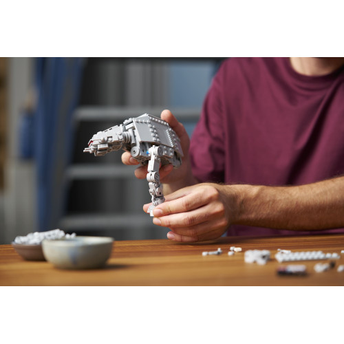 Конструктор LEGO Star Wars AT-AT