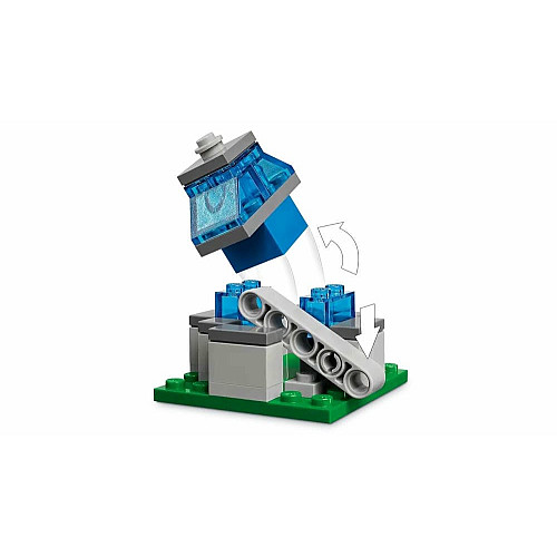 Конструктор LEGO Minecraft Нападение на деревню с воздушным шаром Гаст