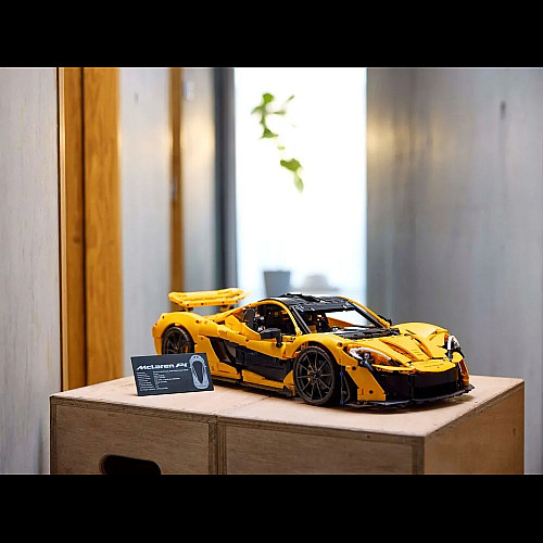 Конструктор LEGO Technic McLaren P1