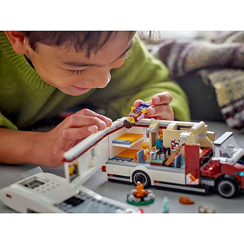 Конструктор LEGO City Пригодницький будинок на колесах для відпустки