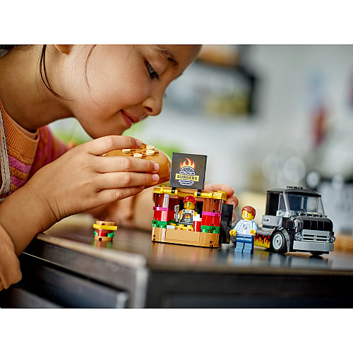 Конструктор LEGO City Вантажівка з гамбургерами