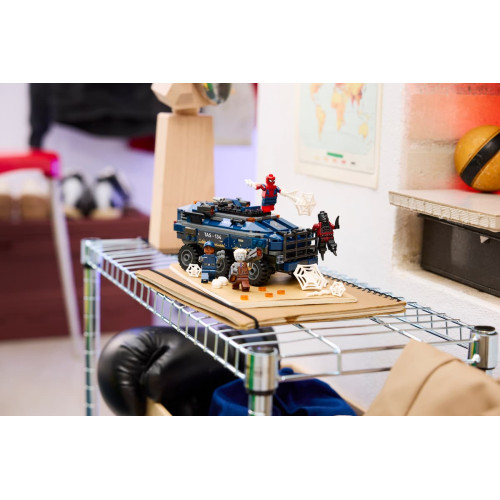 Конструктор LEGO Super Heroes Переслідування Людиною-Павуком машини для перевезення злочинців