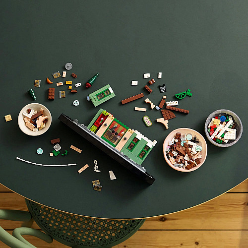 Конструктор LEGO Icons Французское кафе