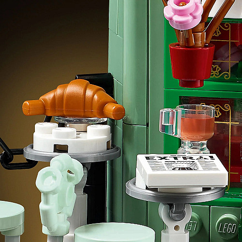 Конструктор LEGO Icons Французское кафе