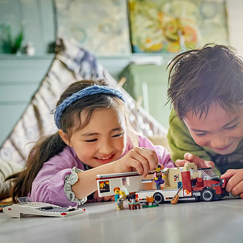 Конструктор LEGO City Пригодницький будинок на колесах для відпустки