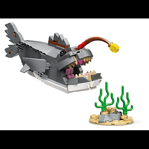 Конструктор LEGO Creator Люта акула зі скринею скарбів