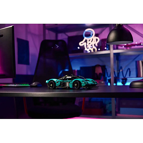 Конструктор LEGO Technic Aston Martin Valkyrie
