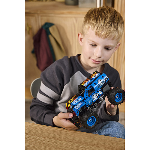 Конструктор LEGO Technic  Monster Jam™ Grave Digger™ Вогонь і лід