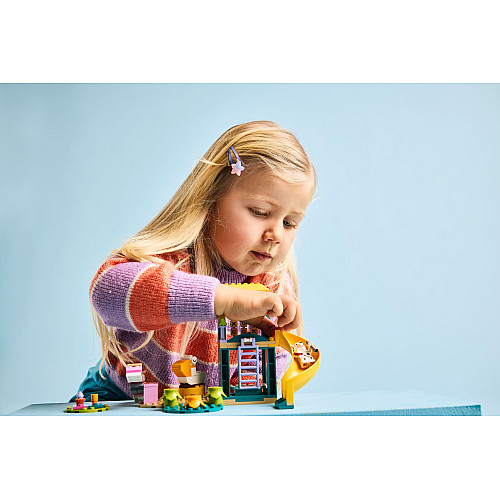 Конструктор LEGO Bluey Веселощі з Блуї та Хлоєю на ігровому майданчику