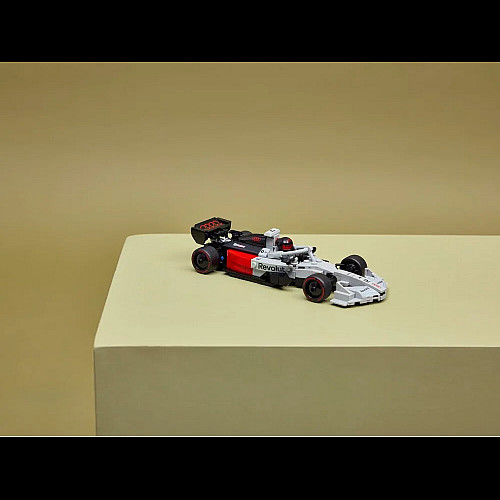 Конструктор LEGO Speed Champions Гоночний автомобіль Audi Revolut F1 Team R26