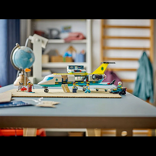 Конструктор LEGO City Літак швидкої медичної допомоги