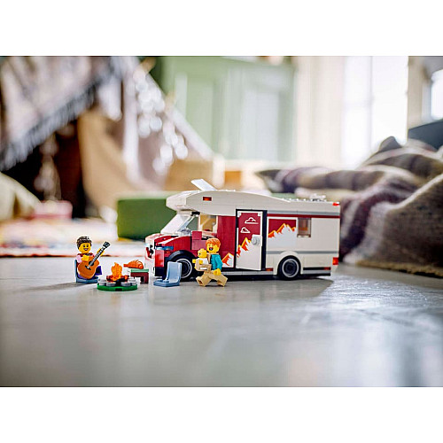 Конструктор LEGO City Пригодницький будинок на колесах для відпустки