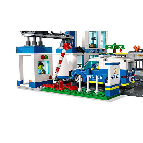 Конструктор LEGO City Поліцейська дільниця
