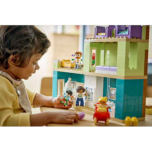 Конструктор LEGO DUPLO Town Современное семейное здание с фигурками