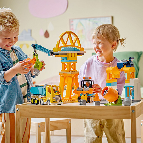 Конструктор LEGO DUPLO Town 3-в-1 Строительная площадка и техника