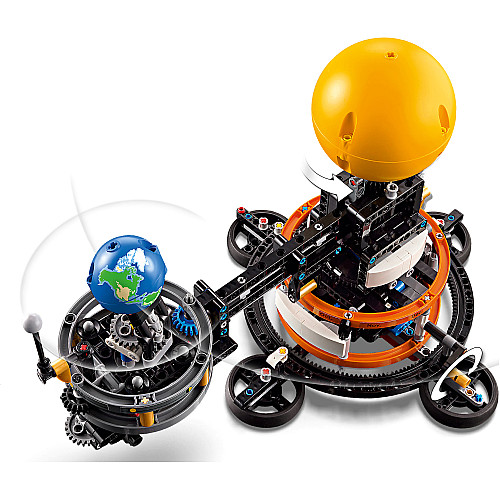 Конструктор LEGO Technic Земля та Місяць на орбіті