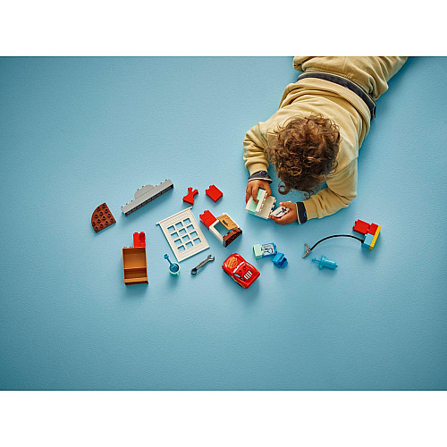 Конструктор LEGO DUPLO Disney Візит МакКвіна в гараж Дока