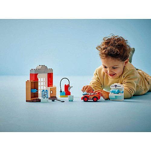 Конструктор LEGO DUPLO Disney Візит МакКвіна в гараж Дока