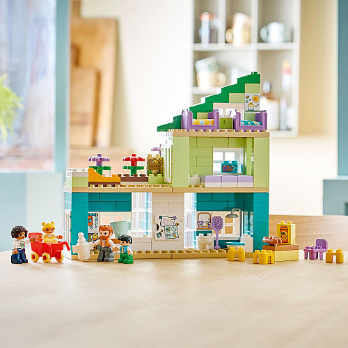 Конструктор LEGO DUPLO Town Современное семейное здание с фигурками