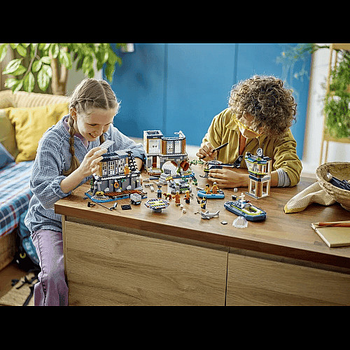Конструктор LEGO City Поліцейський острів-в'язниця