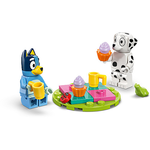 Конструктор LEGO Bluey Веселощі з Блуї та Хлоєю на ігровому майданчику