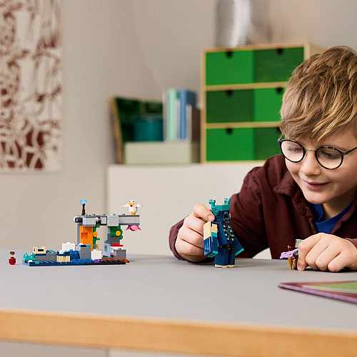 Конструктор LEGO Minecraft Зустріч із Боронителем
