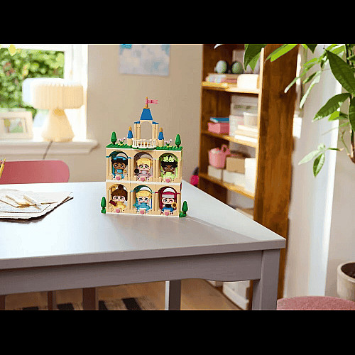 Конструктор LEGO Disney Princess Мініпринцеси Бель і Тіана з замком